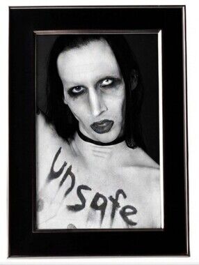 Marilyn Manson Edgy Metal Gothic Rock Alternative punk edgy Goth 90s retro Star